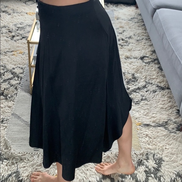 Club Monaco Asymmetrical black silk skirt - Picture 2 of 2